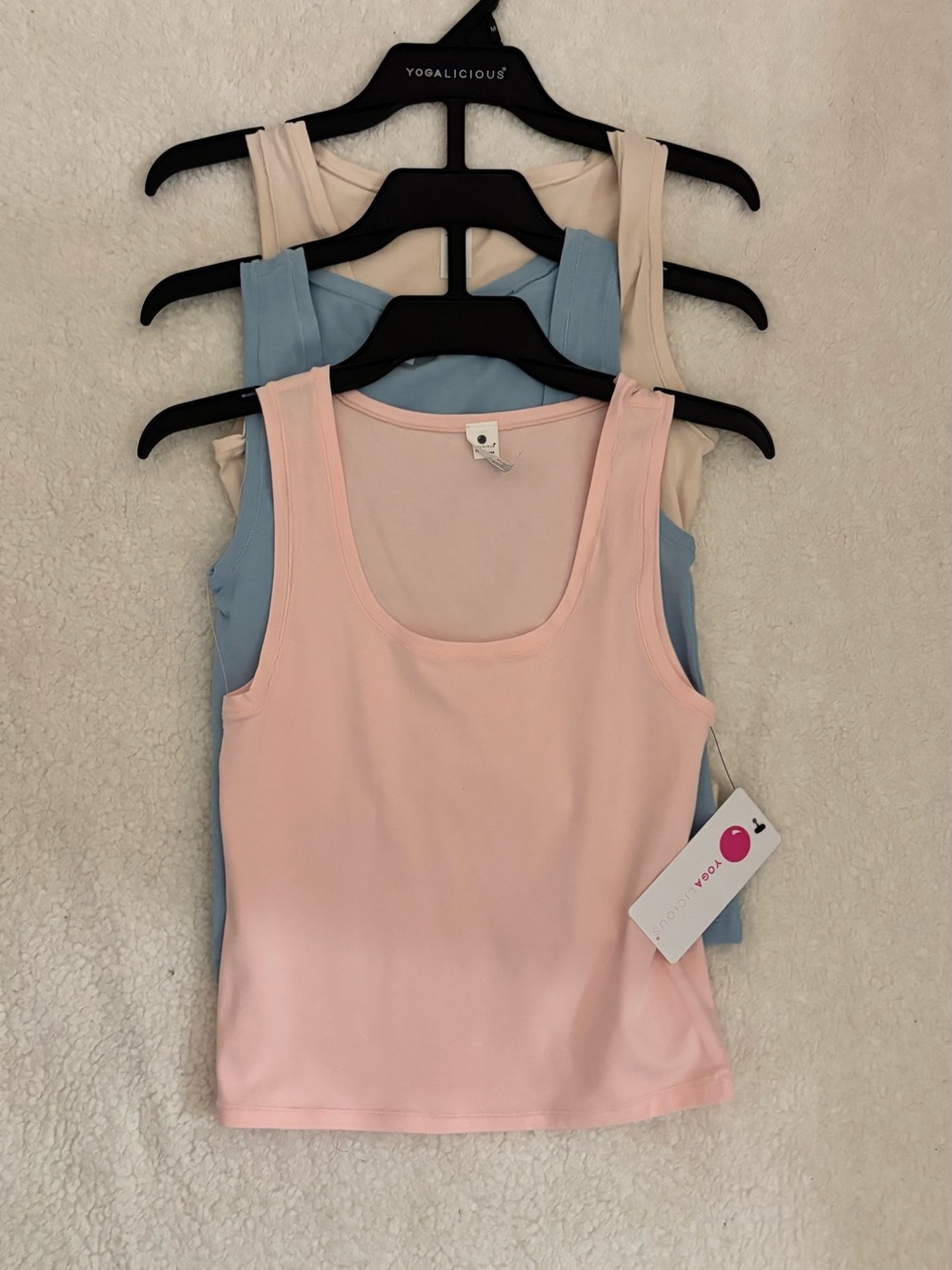 Yogalicious Women’s Scoop Neck Tank Top - Light Pink